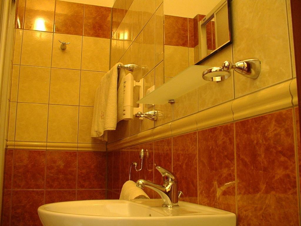 Hotel Regius Opole Rom bilde